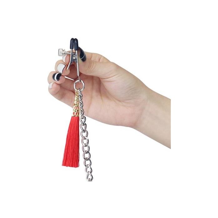 Зажимы на соски и клитор с игривыми красными кисточками Nipple Clit Tassel Clamp With Chain. Фотография 4.