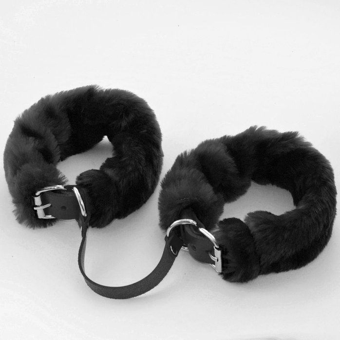 Черные кожаные оковы со съемной опушкой - BDSM accessories