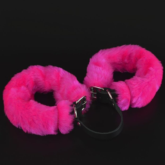 Черные кожаные оковы со съемной ярко-розовой опушкой - BDSM accessories