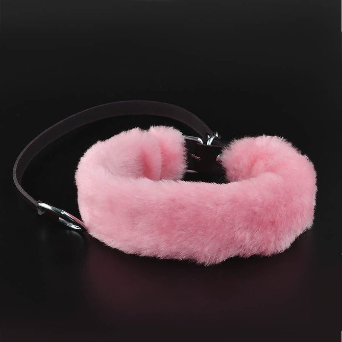 Розовый меховой ошейник с кожаным поводком - BDSM accessories