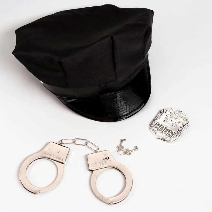 Эротический набор «Секс-полиция»: шапка, наручники, значок - Страна Карнавалия. Фотография 6.