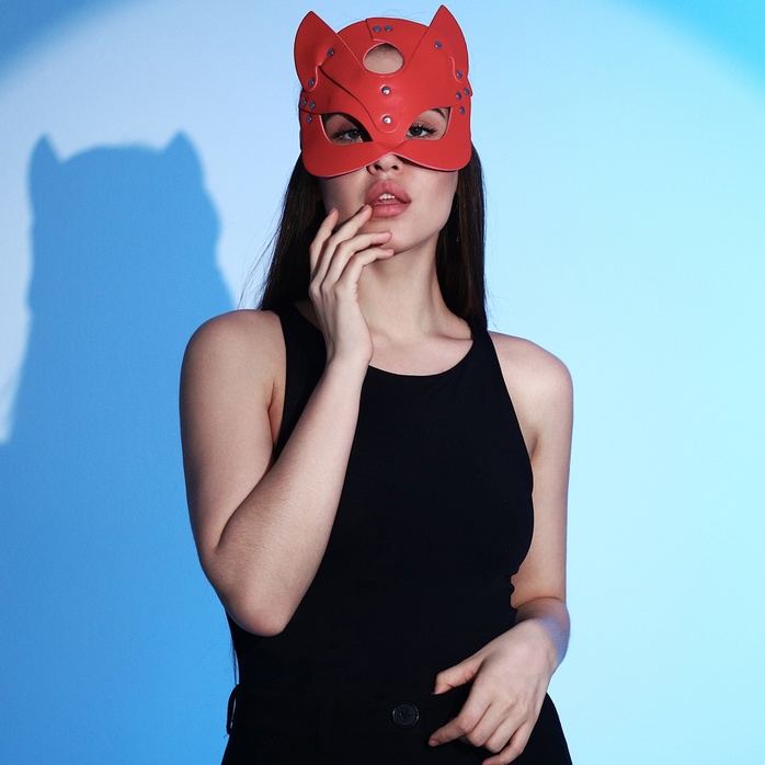 Оригинальная красная маска «Кошка» с ушками - Страна Карнавалия