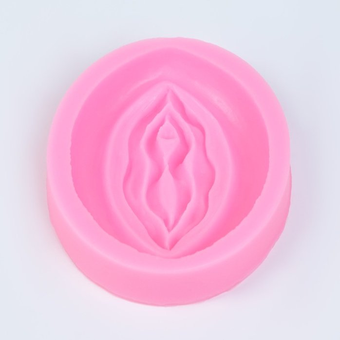 Розовая силиконовая форма в виде вульвы - Оки-Чпоки. Фотография 3.