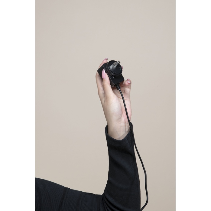 Черный проводной вибратор Le Wand Petite Vibrating Massager - 25 см. Фотография 11.