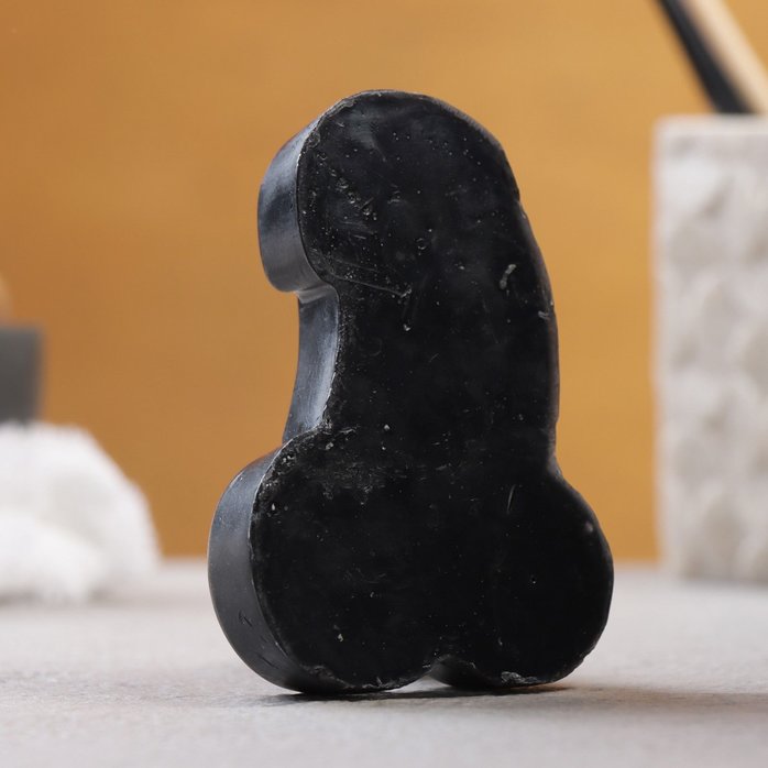 Черное фигурное мыло Веселый фаворит 2D - 75 гр - Мыльные штучки. Фотография 3.