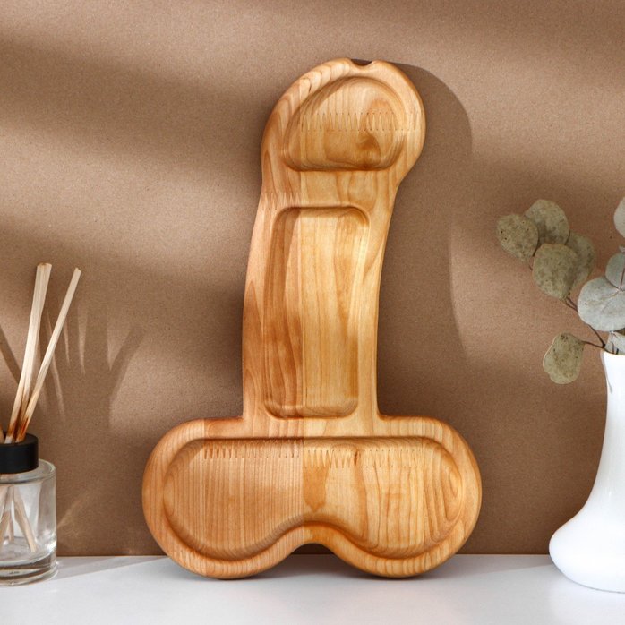 Деревянное блюдо для подачи в форме члена (32,5 х 20 х 1,7 см). Фотография 11.