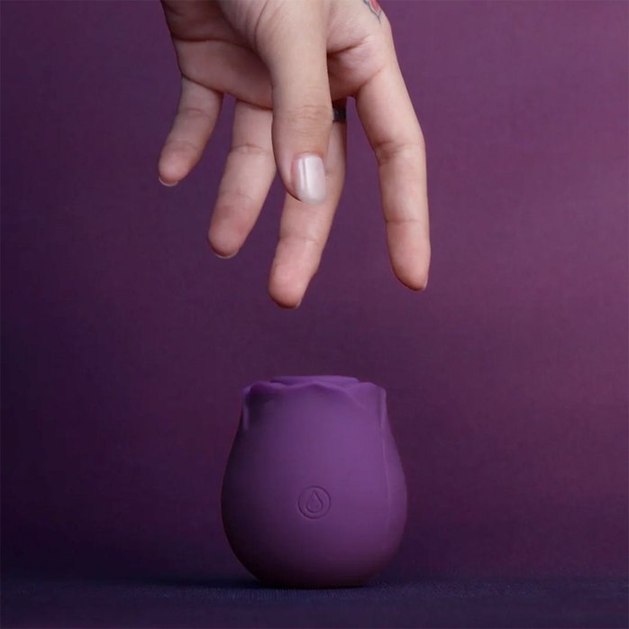 Фиолетовый вакуумный стимулятор Rose. Фотография 5.