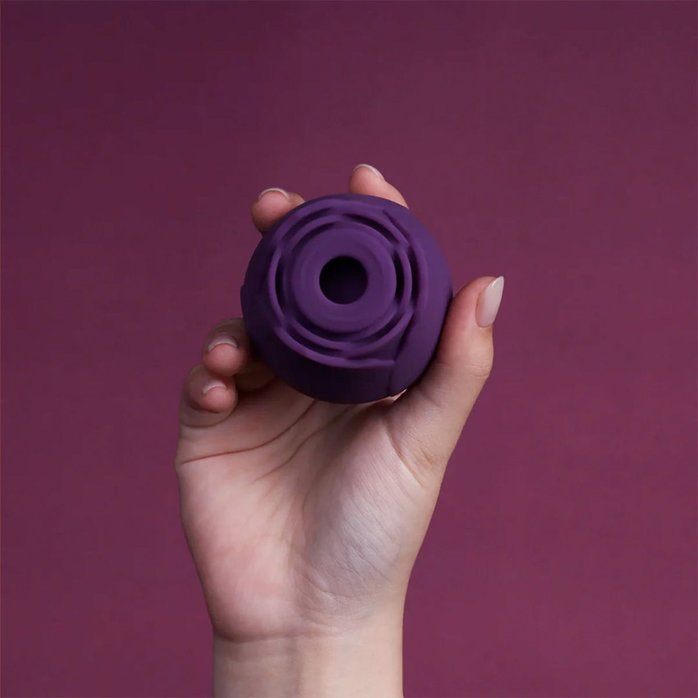 Фиолетовый вакуумный стимулятор Rose. Фотография 6.