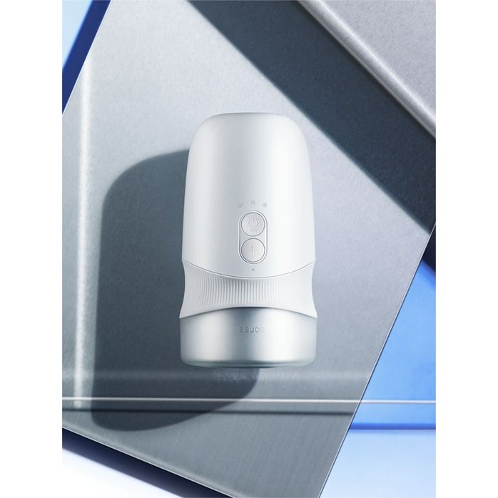 Белый автоматический мастурбатор Extra Sauce. Фотография 4.