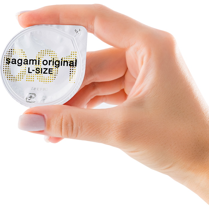 Презервативы Sagami Original 0.01 L-size увеличенного размера - 2 шт. Фотография 3.