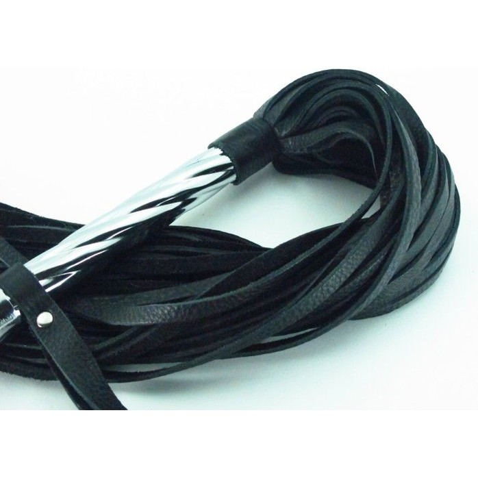 Черная плеть с металлической рукоятью - 60 см. Фотография 5.