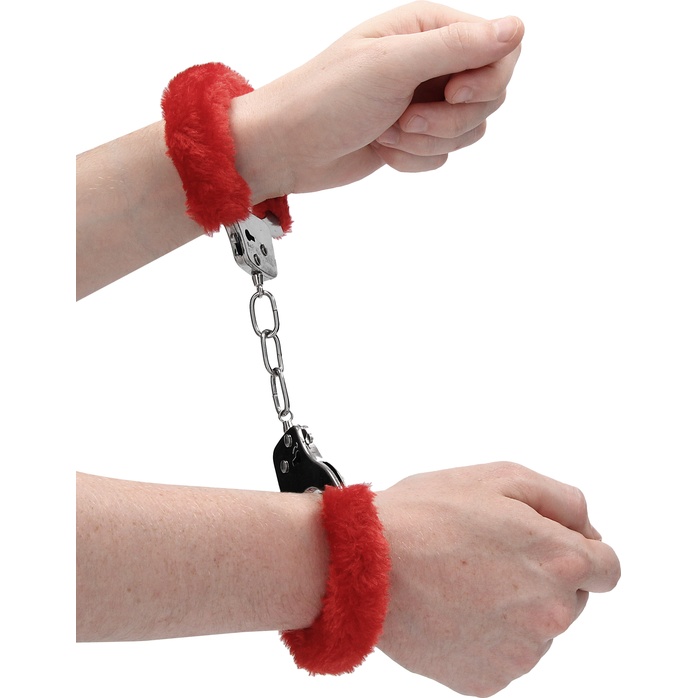Красные пушистые наручники OUCH! Red - Ouch!. Фотография 3.