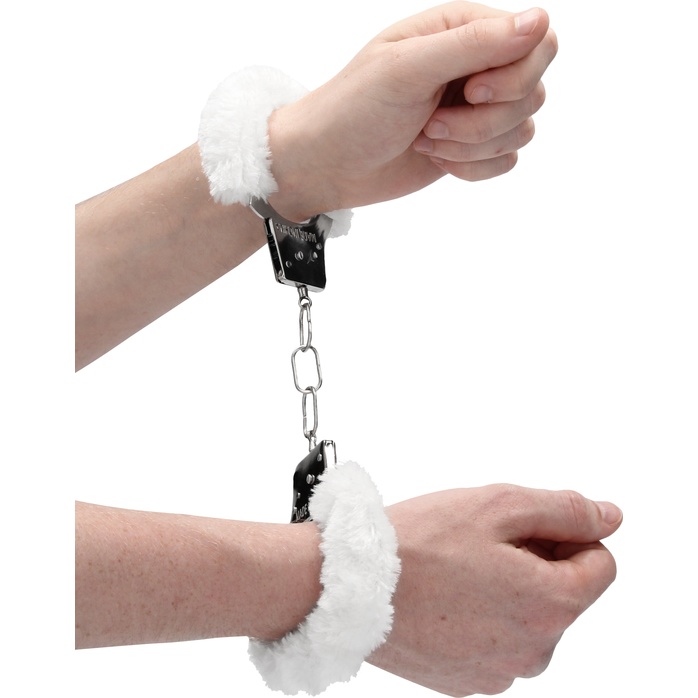 Пушистые белые наручники OUCH! White - Ouch!. Фотография 3.