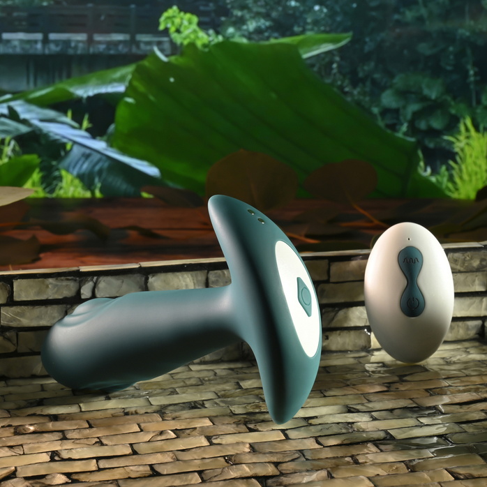 Изумрудная анальная вибропробка с пультом ДУ Tunnel Tapper - 12,1 см. Фотография 10.