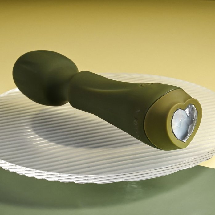 Мини-вибромассажёр цвета хаки Heartfelt - 13,4 см. Фотография 9.