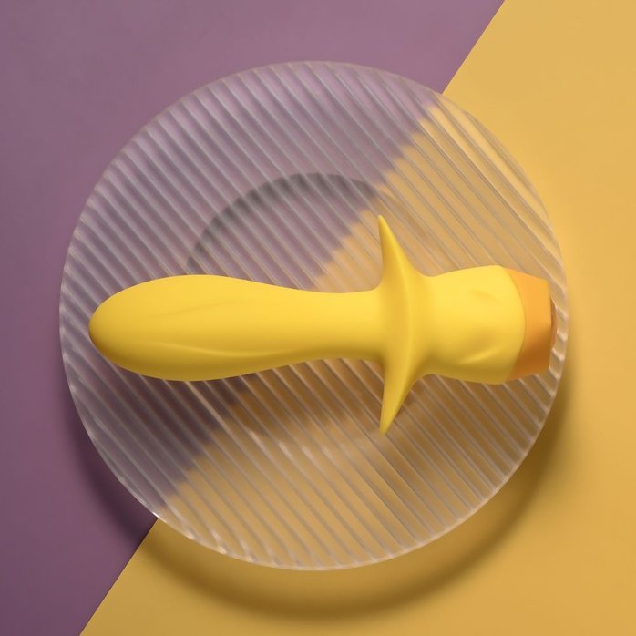 Желтая анальная вибропробка Mellow Yellow - 13,5 см. Фотография 9.