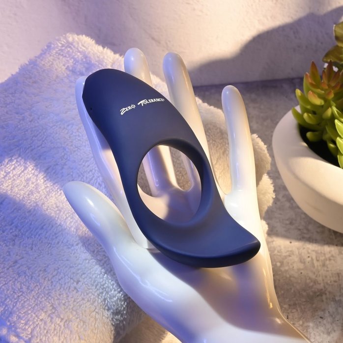 Синее эрекционное виброкольцо Cup ’Em. Фотография 13.