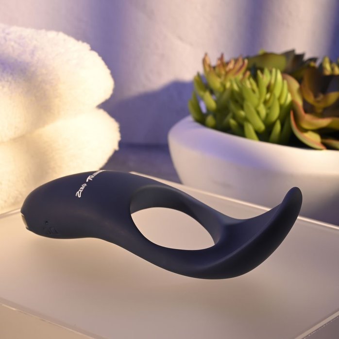 Синее эрекционное виброкольцо Cup ’Em. Фотография 9.