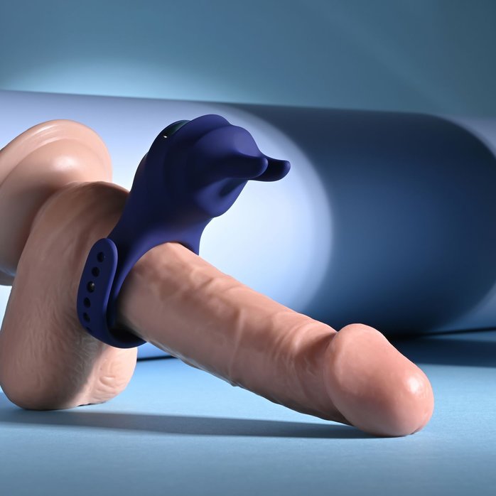 Синее эрекционное виброкольцо с клиторальной подушечкой и пультом ДУ Adjustable Fun Ring. Фотография 14.