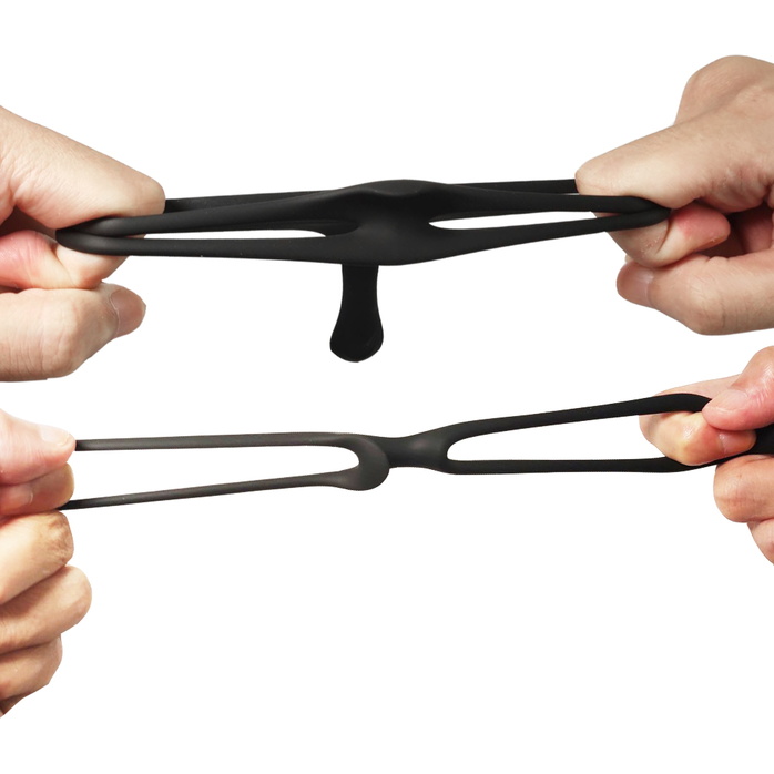 Черное эрекционное кольцо с подхватом мошонки. Фотография 8.