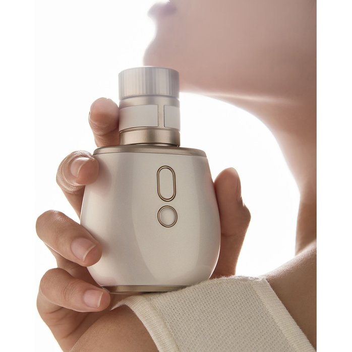 Элегантный стимулятор с вакуумом и микротоками Aromia. Фотография 5.