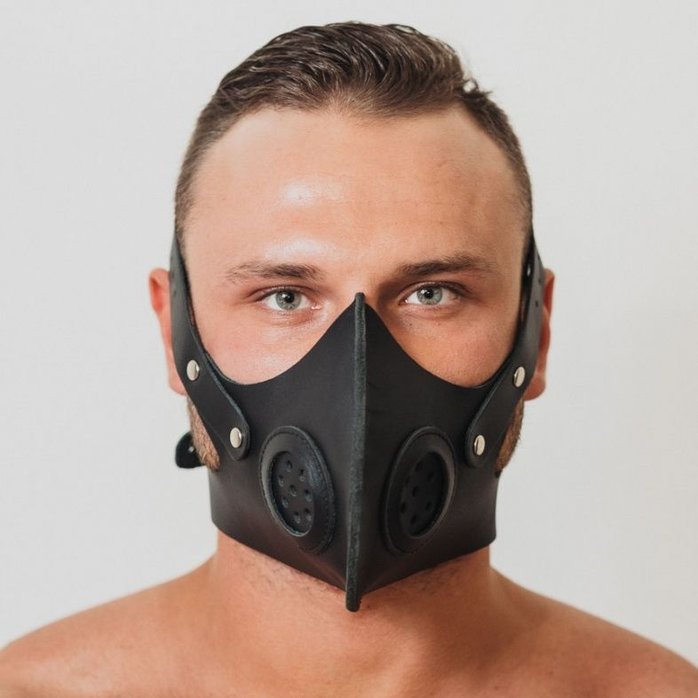 Черная кожаная маска «Сталкер». Фотография 2.
