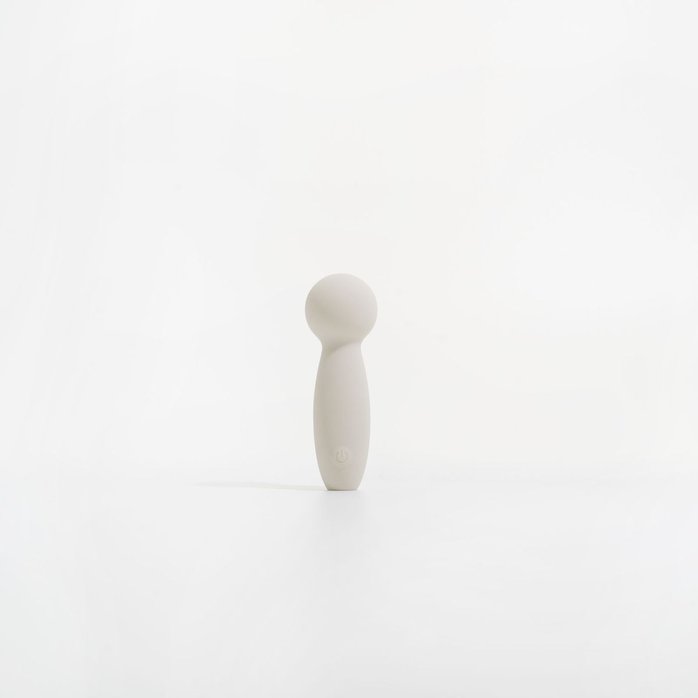 Серый мини-вибромассажёр Harmony. Фотография 2.