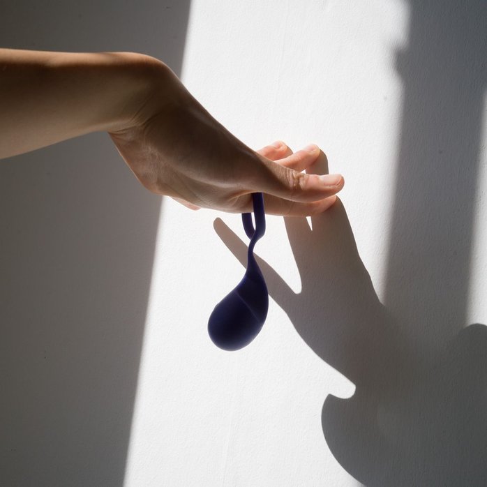 Синий вибростимулятор на пальцы Lunar. Фотография 12.