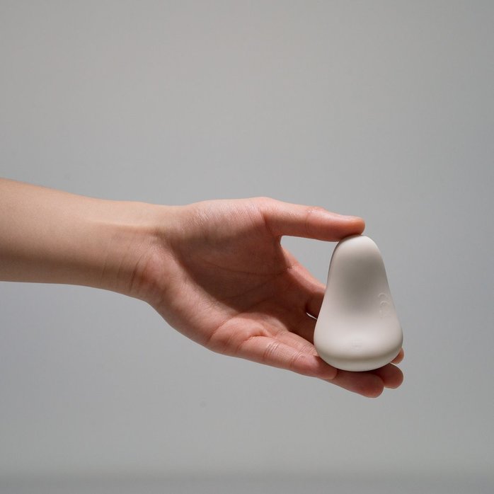 Серый вибромассажёр Opal. Фотография 3.