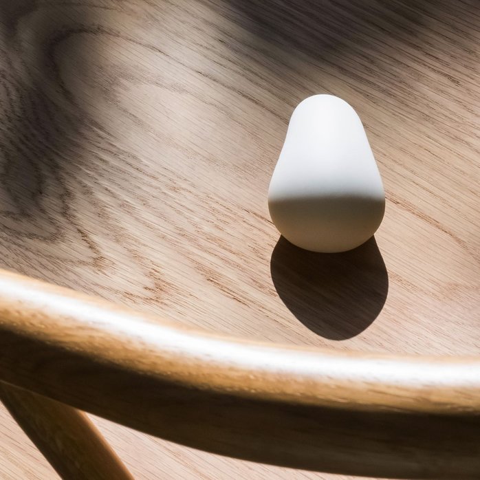 Серый вибромассажёр Opal. Фотография 10.