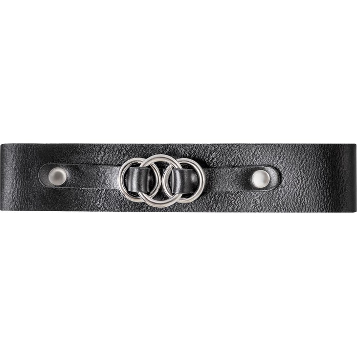 Черный чокер-ошейник со связанными кольцами на подложке. Фотография 2.