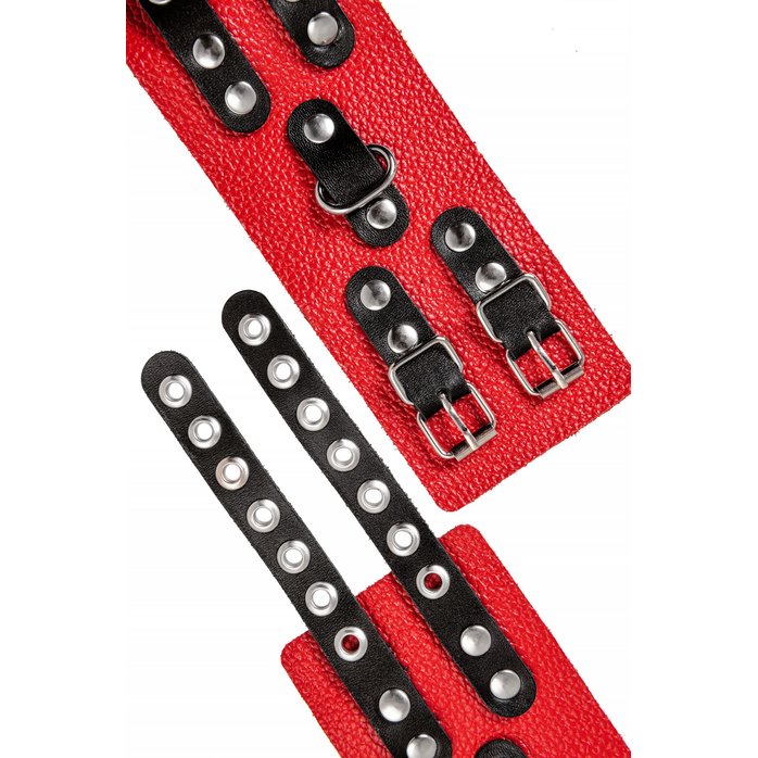 Красно-черные мягкие наручники с двумя ремешками с люверсами. Фотография 7.