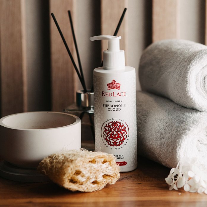 Лосьон для тела с феромонами Red Lace Pheromone Cloud - 250 мл. Фотография 2.