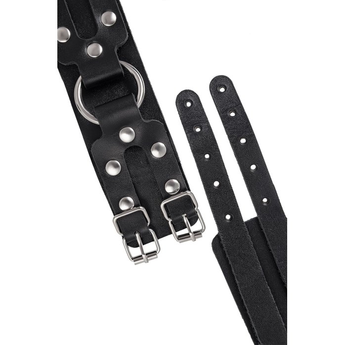 Черные кожаные оковы с двумя ремешками. Фотография 6.