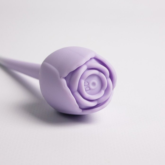 Сиреневый вибростимулятор в форме розы Youvic. Фотография 4.