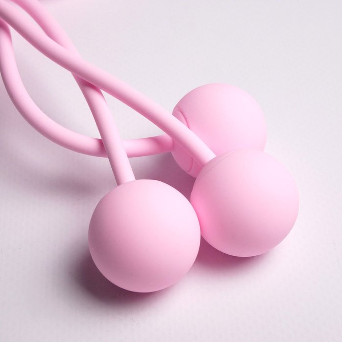 Розовый вакуумный стимулятор клитора с вагинальными виброшариками. Фотография 4.