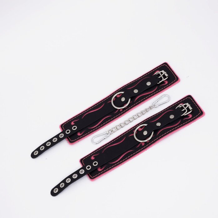 Черно-розовые кожаные оковы с розовой строчкой. Фотография 2.