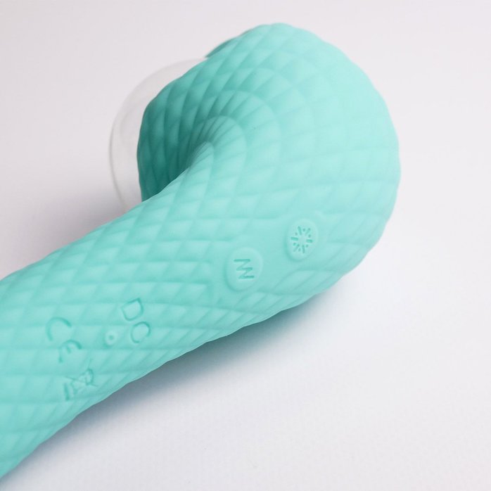 Бирюзовый вибромассажёр с деликатными токами. Фотография 4.