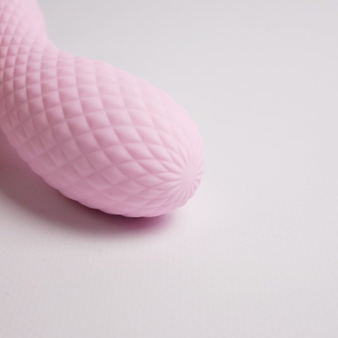 Розовый вибромассажёр с деликатными токами. Фотография 7.