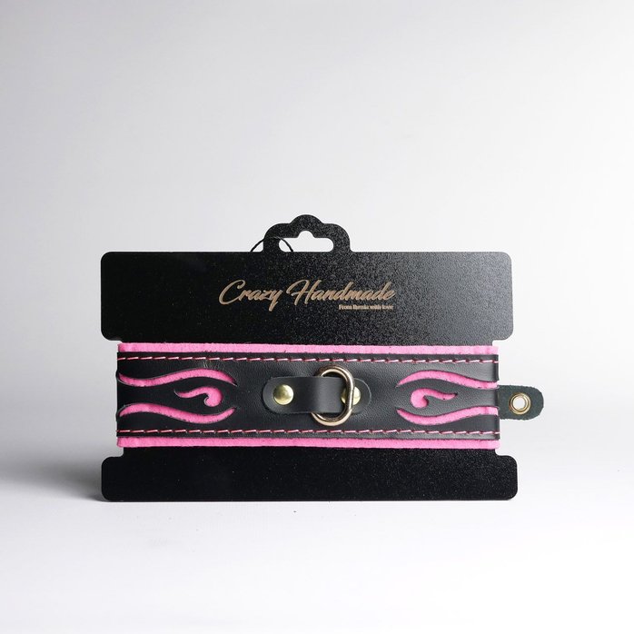 Черно-розовый ошейник с золотистой фурнитурой. Фотография 5.