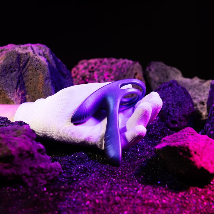 Фиолетовое эрекционное виброкольцо с клиторальной подушечкой Infinity Ignite - Hueman. Фотография 10.