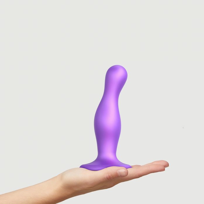 Фиолетовая насадка Strap-On-Me Dildo Plug Curvy size M. Фотография 2.