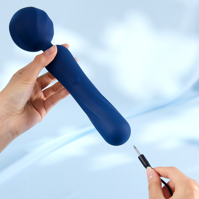Синий wand-вибромассажер BeYourLover Titan. Фотография 8.