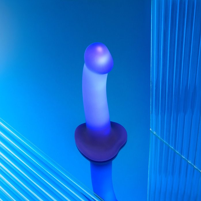 Светящийся фаллоимитатор Strap-on-me Glow-Led Dildo - size M. Фотография 2.