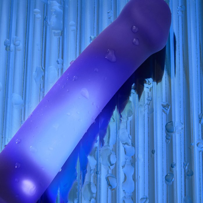 Светящийся фаллоимитатор Strap-on-me Glow-Led Dildo - size M. Фотография 3.