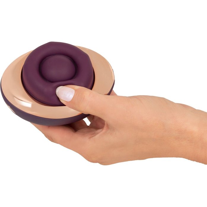 Фиолетовый вращающийся массажёр для вульвы Rotating Vulva Massager - Belou. Фотография 7.
