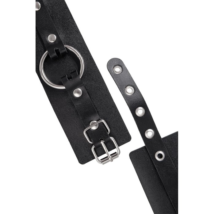 Черные оковы из толстой кожи с люверсами. Фотография 6.