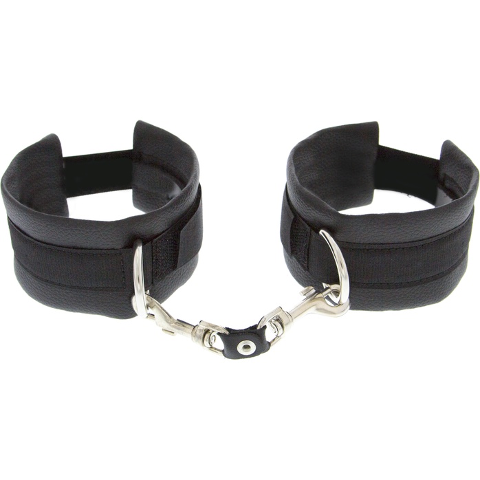 Чёрные полиуретановые наручники Luxurious Handcuffs - Guilty Pleasure