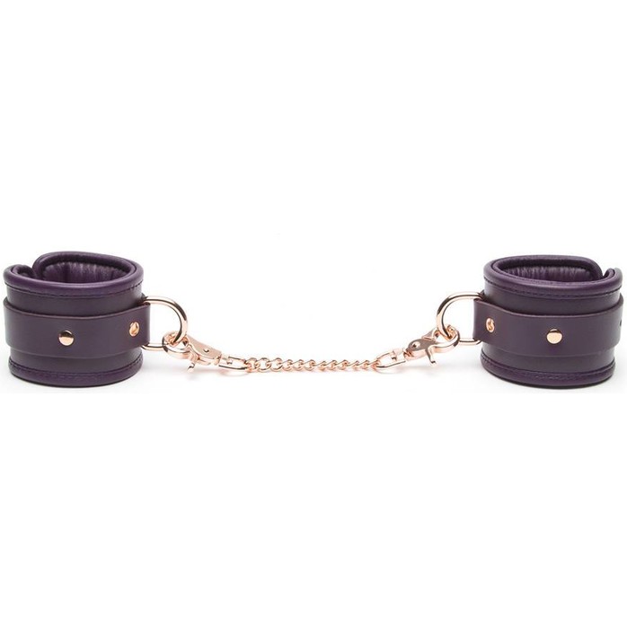 Фиолетовые наручники Cherished Collection Leather Wrist Cuffs - Fifty Shades Freed. Фотография 3.