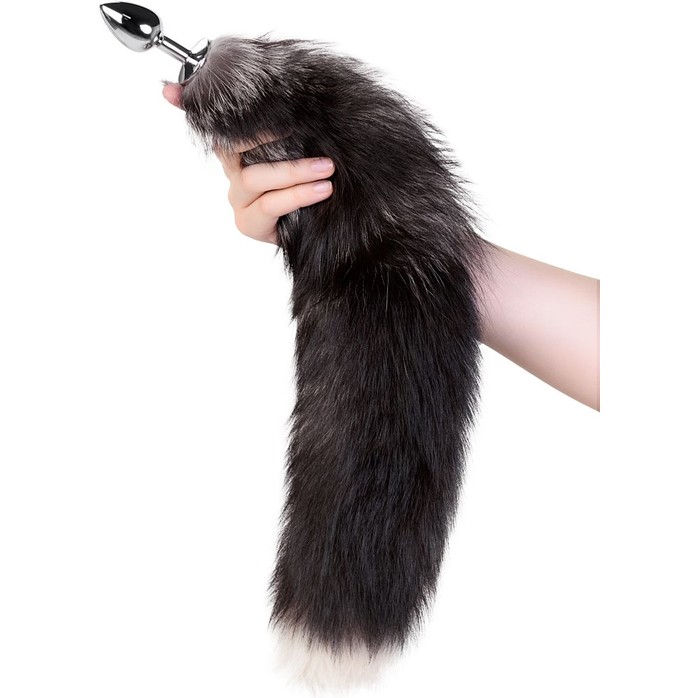 Серебристая металлическая анальная втулка с хвостом-чернобуркой. Фотография 4.